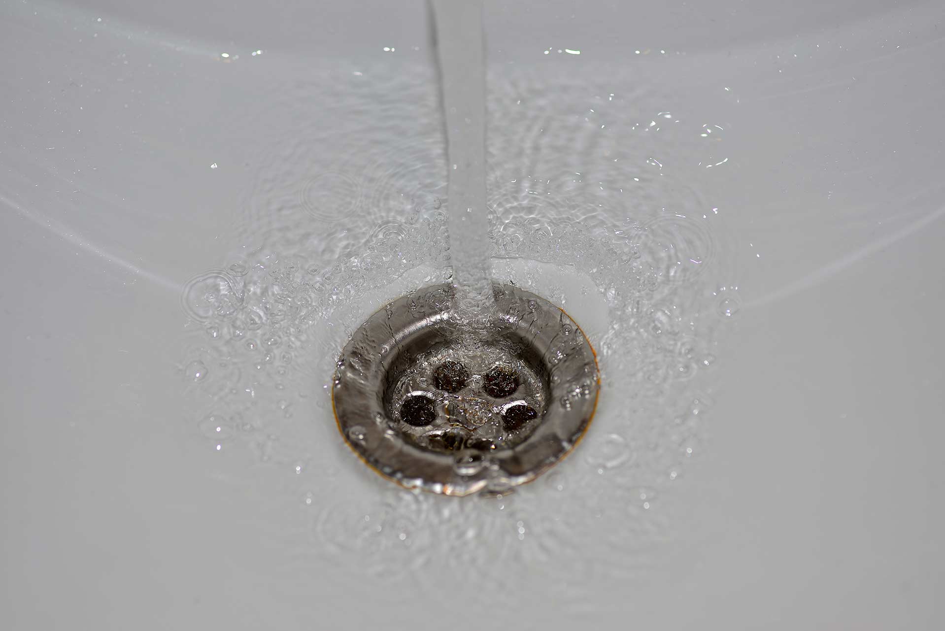 A2B Drains provides services to unblock blocked sinks and drains for properties in Reading.